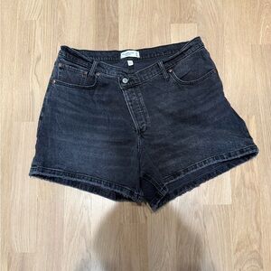 Abercrombie Curve Love The Dad Short High Rise Black Denim Shorts
